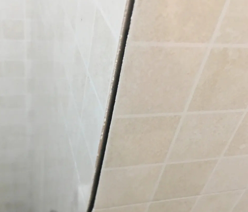 邓州瓷砖空鼓维修公司分享阳台瓷砖脱落的修复过程可以分为以下几个步骤